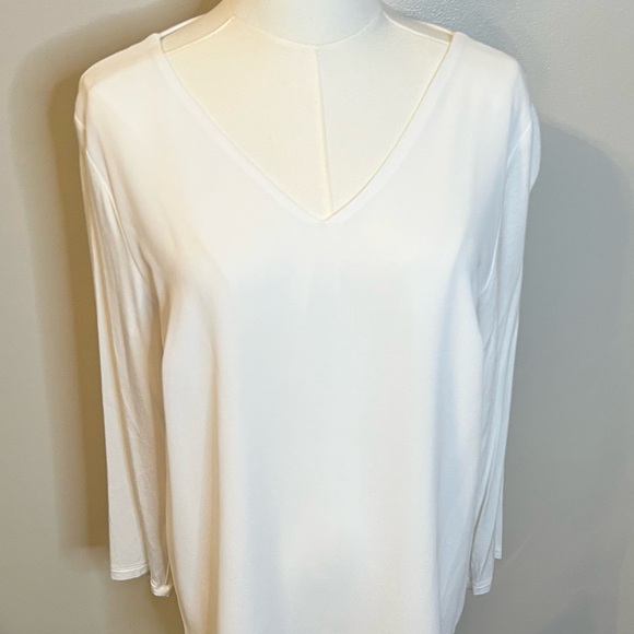 Michael Kors Ladies Top Medium White Flowy 3/4 Sleeve V Neck - Picture 1 of 9